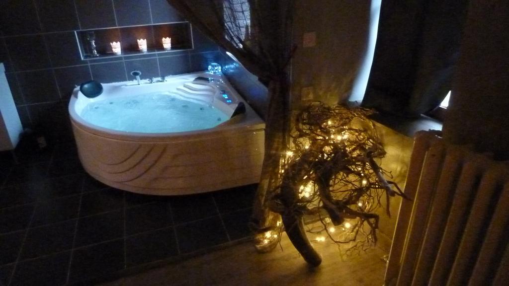 Francorchamps Guest House, Chambres Avec Ou Sans Jacuzzi 말메디 객실 사진
